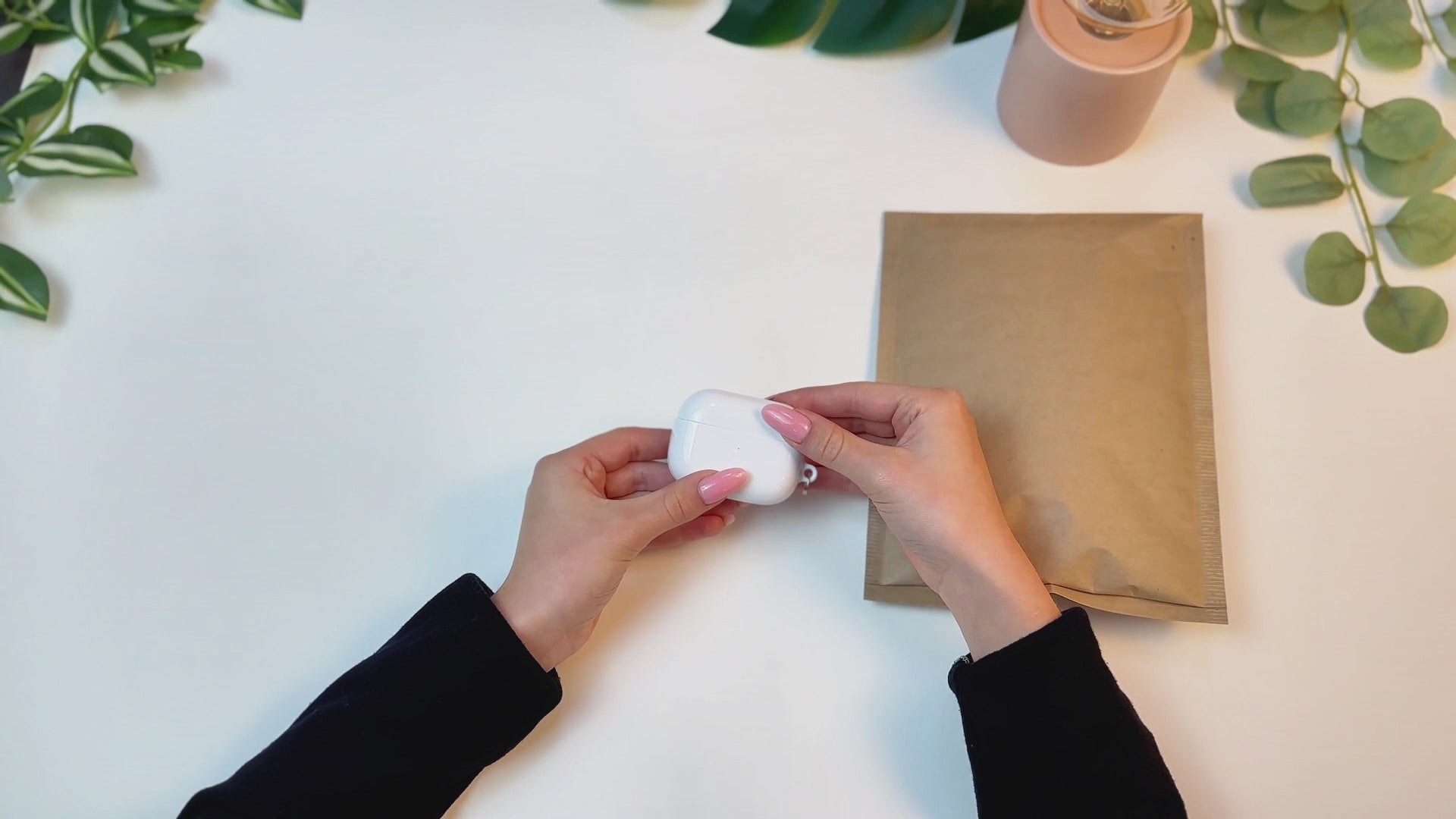Load video: AirPods Case